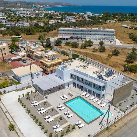 פליראקי Kellys Luxury Apartments מראה חיצוני תמונה