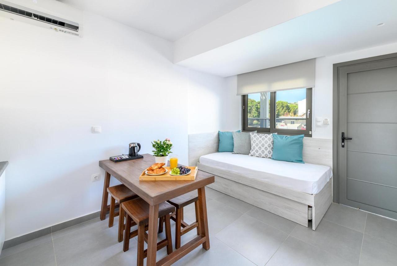 פליראקי Kellys Luxury Apartments מראה חיצוני תמונה