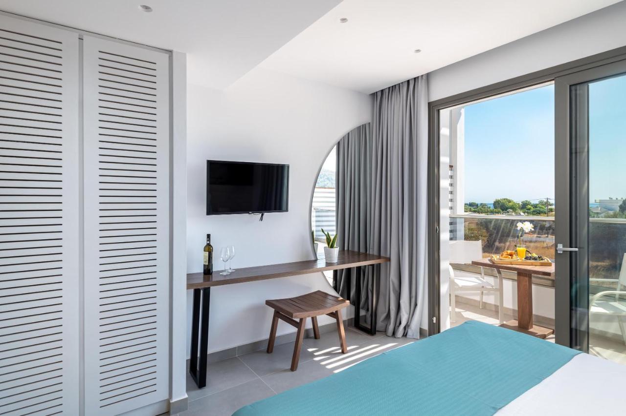 פליראקי Kellys Luxury Apartments מראה חיצוני תמונה