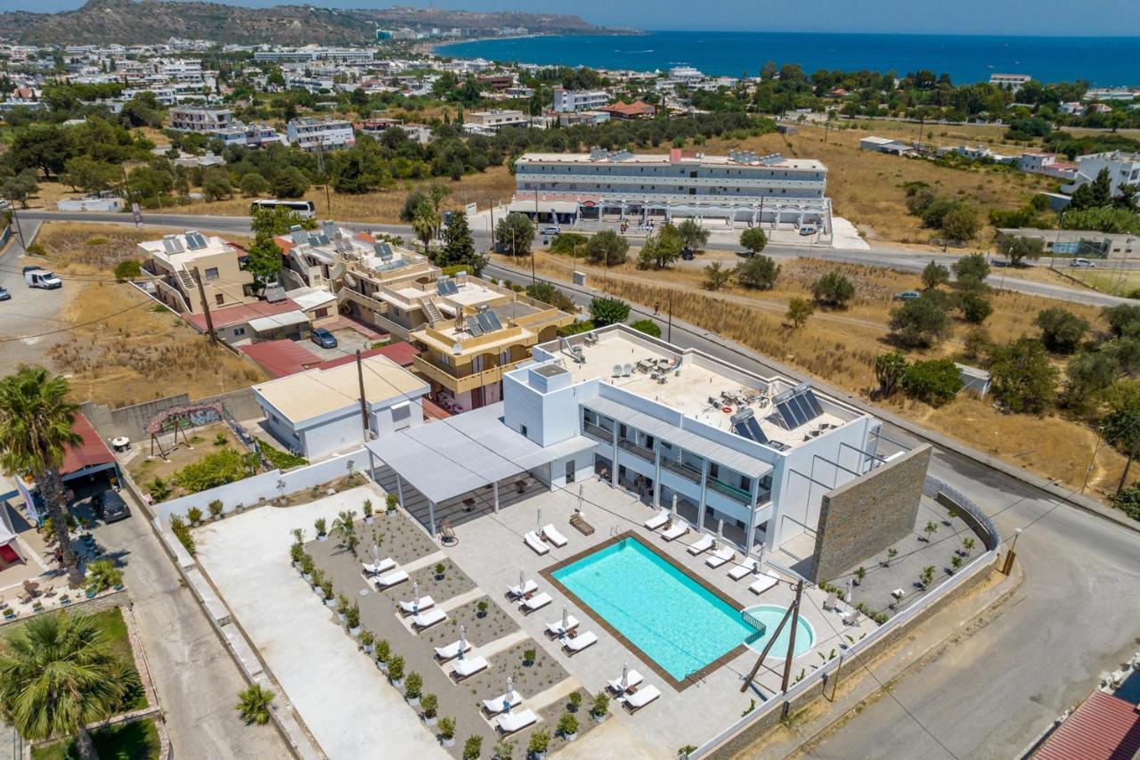 פליראקי Kellys Luxury Apartments מראה חיצוני תמונה