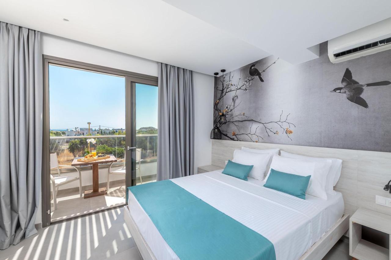 פליראקי Kellys Luxury Apartments מראה חיצוני תמונה