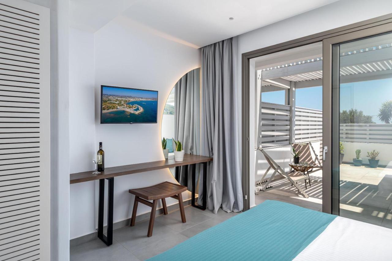 פליראקי Kellys Luxury Apartments מראה חיצוני תמונה